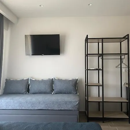מלון דירות Levanda 4*