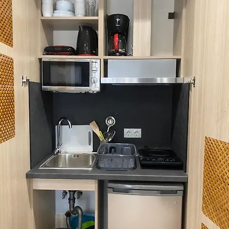 מלון דירות Levanda 4*